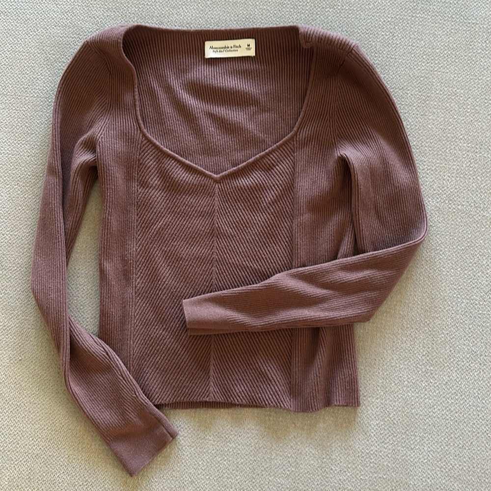 Abercrombie & Fitch sweater